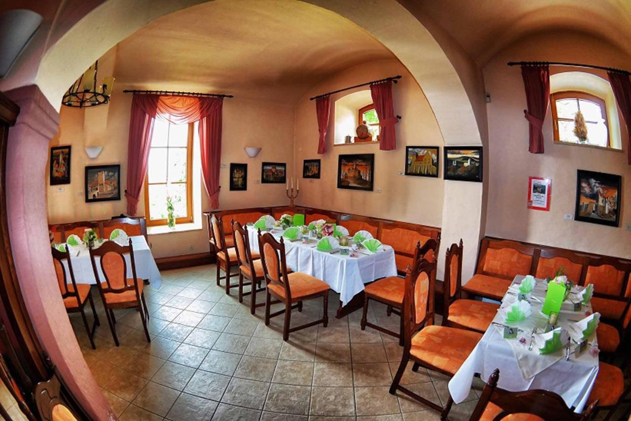 Hotel Und Restaurant Rittergut Kreipitzsch Naumburg  Exterior photo